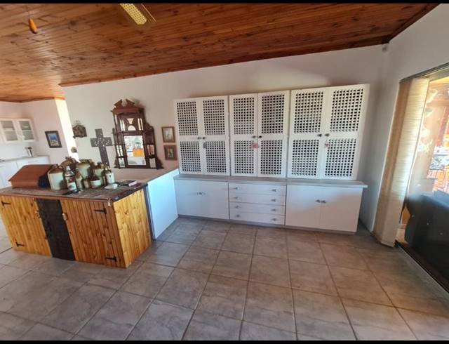 4 BEDROOM HOUSE FOR SALE IN WAVECREST